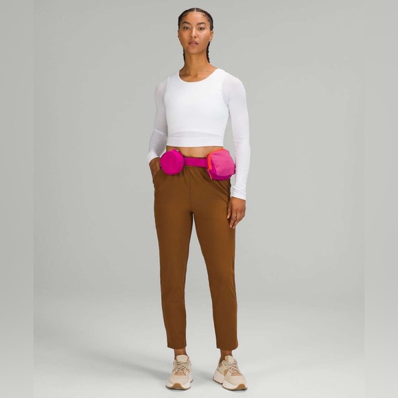 NEW Lululemon Logo Pouch Ripened Raspberry - Picture 5 of 7